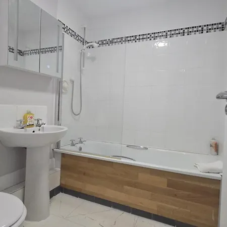 Elegant Stay, 2br, Walk Everywhere