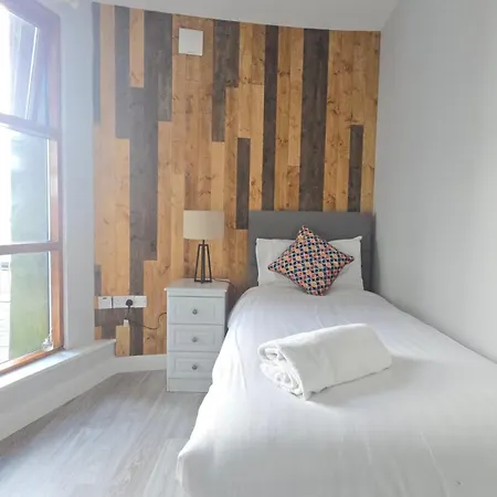Elegant Stay, 2br, Walk Everywhere * Galway